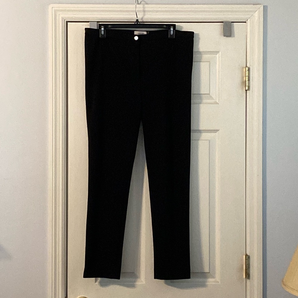Calvin Klein size 12, black crêpe ankle pants